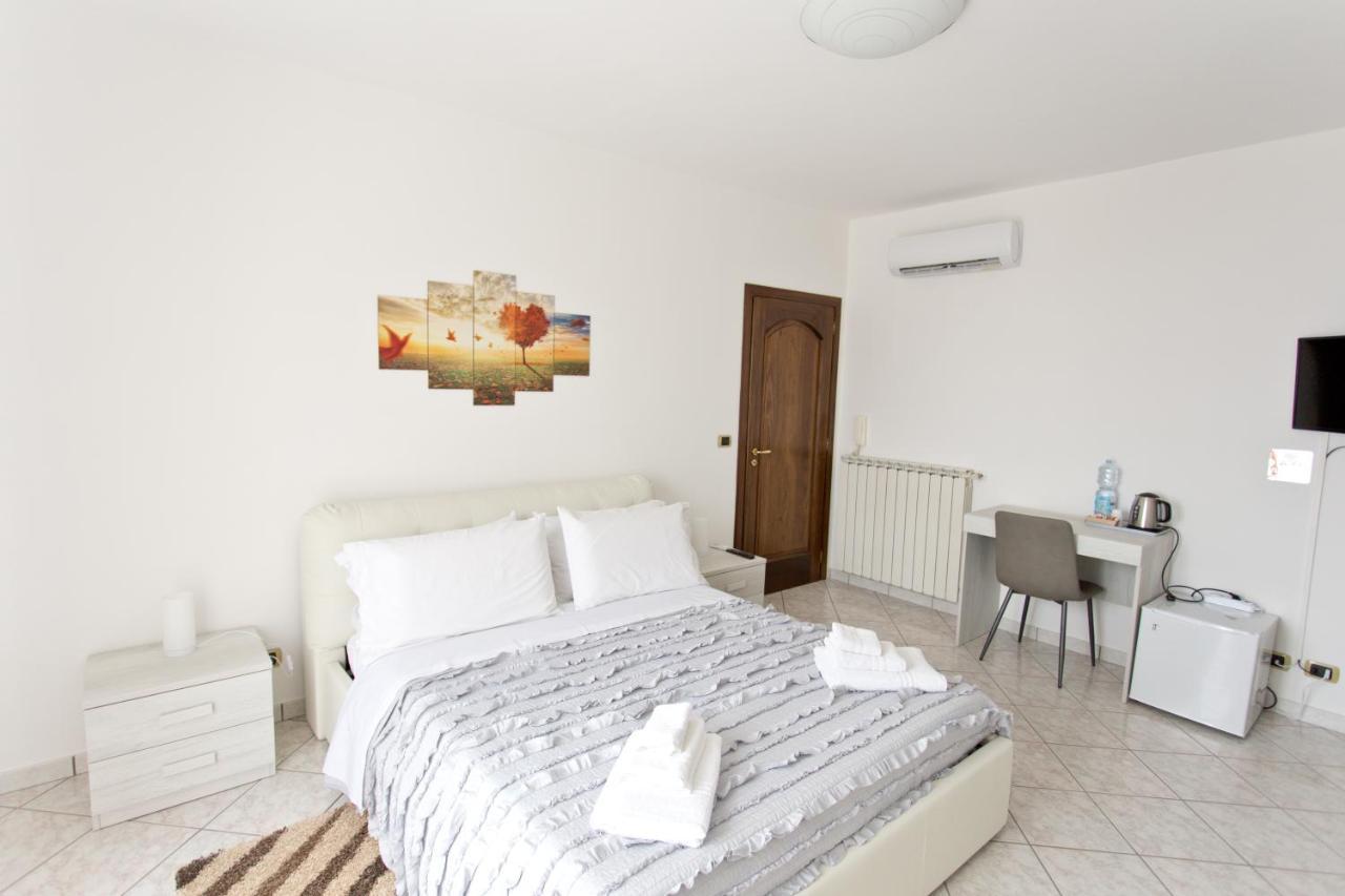 La Villa Carmelina อาเจโรลา ภายนอก รูปภาพ
